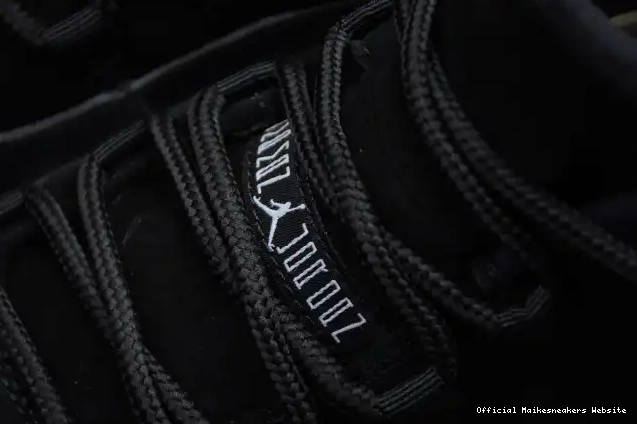 Official Maikesneakers 